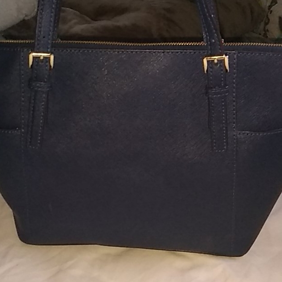 Flash Sale! Today only deal! Authentic! Michael Kors tote - Picture 4 of 12